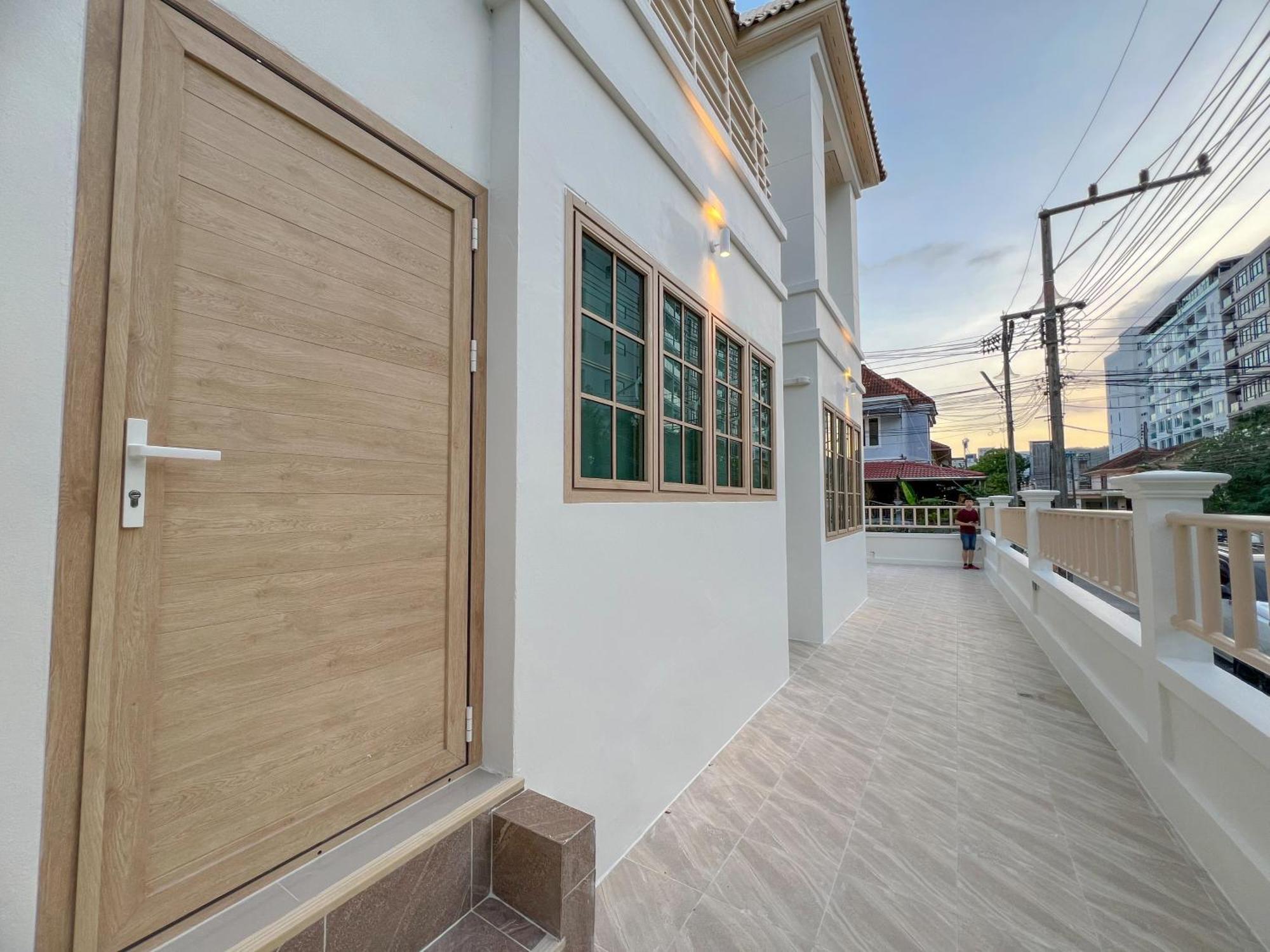 48 House * Patong